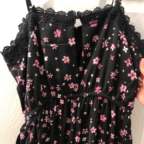 Cupcakes and cashmere Vickie Jumpsuit - Picture 9 of 16